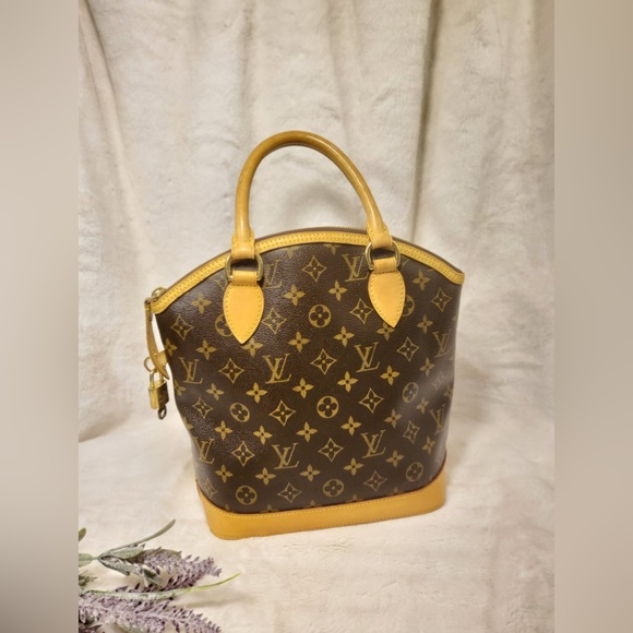Authentic Louis Vuitton Lockit vertical pm handbag - Picture 1 of 16